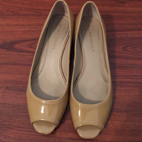 👡👡Ellen Tracy shoes -patent leather 👡👡
