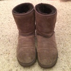 SOLD Classic Short Ugg Boots