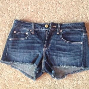 American Eagle dark wash denim shorts! Size 4!