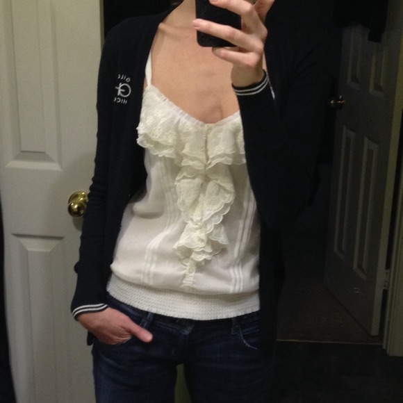 Gilly Hicks top