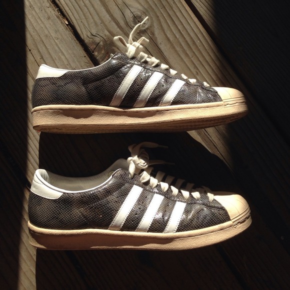 Mens adidas superstar vintage.