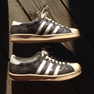 Mens adidas superstar vintage.