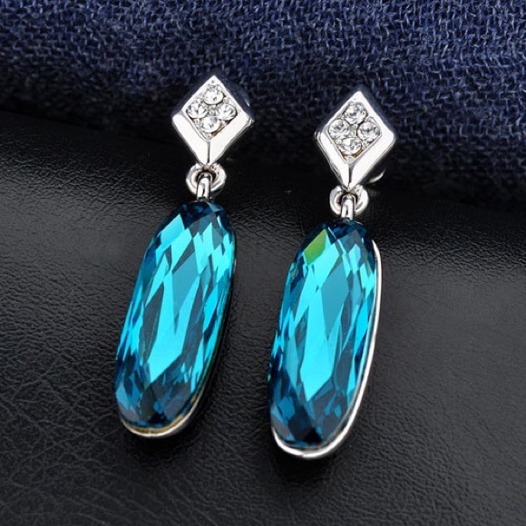 Brand new Swarovski element Crystal earrings - Picture 2 of 3