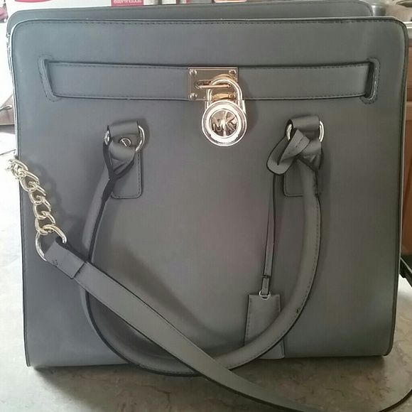 Michael Kors Handbags - TRADE WITH @simplyme_