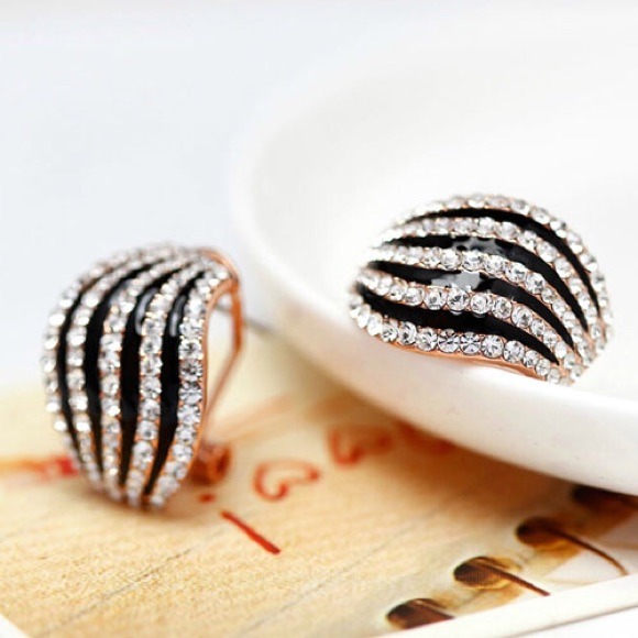 Czech Crystal earrings - Picture 2 of 3