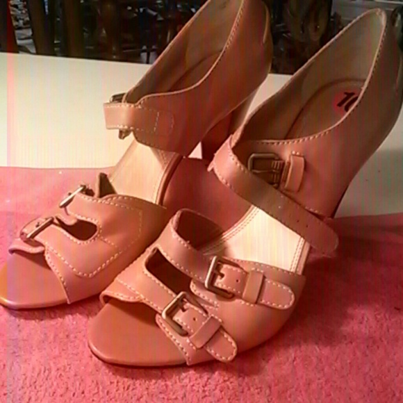 Orange leather heel - Picture 1 of 3