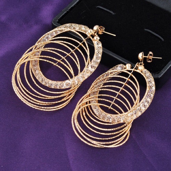 Crystal light weight earrings - Picture 3 of 3