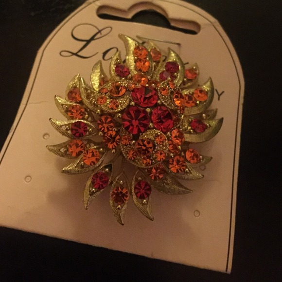 Beautiful detailed brooch