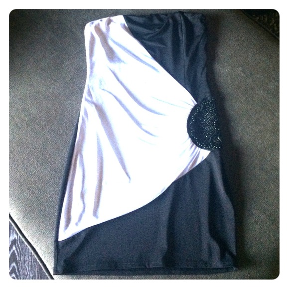 Black and white cocktail dress, side embelishment