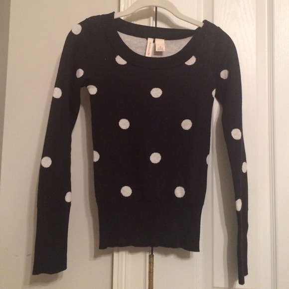 Black with white polka dots sweater
