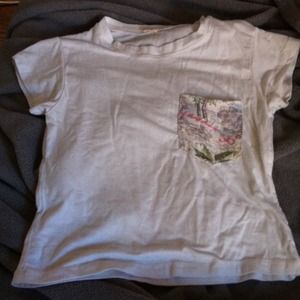 💖Brandy Melville Hawaiian Pocket Tee💖