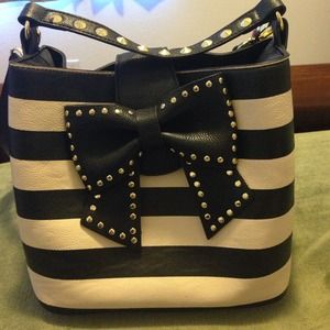 💜Betsey Johnson Bag💜