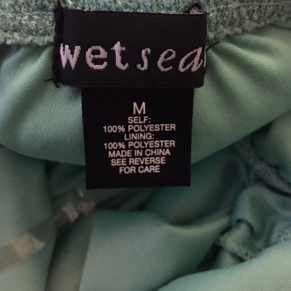 A high low dress - Picture 3 of 3