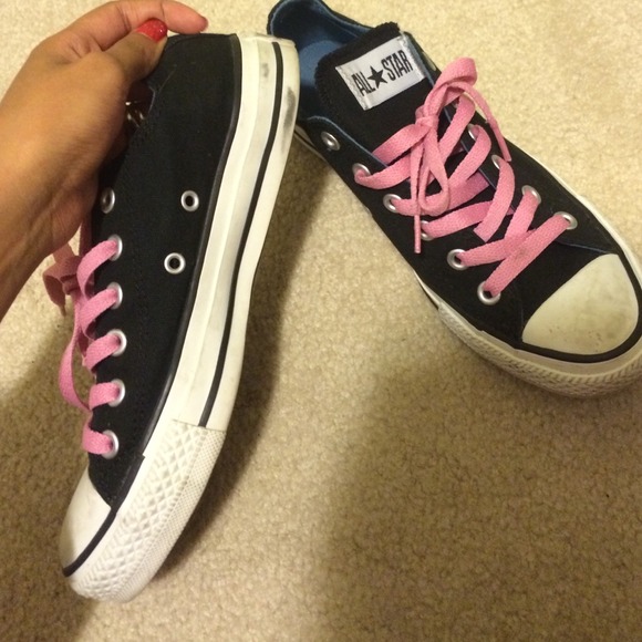 Converse - Picture 2 of 2