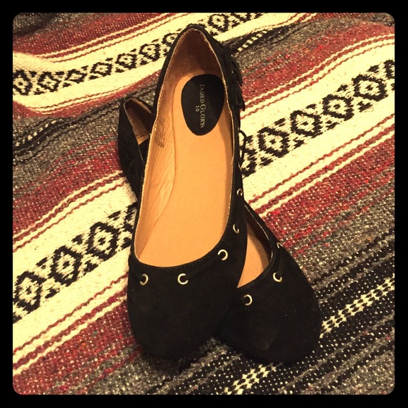 Size 10; Faded Glory; Black Moccasin Flats.