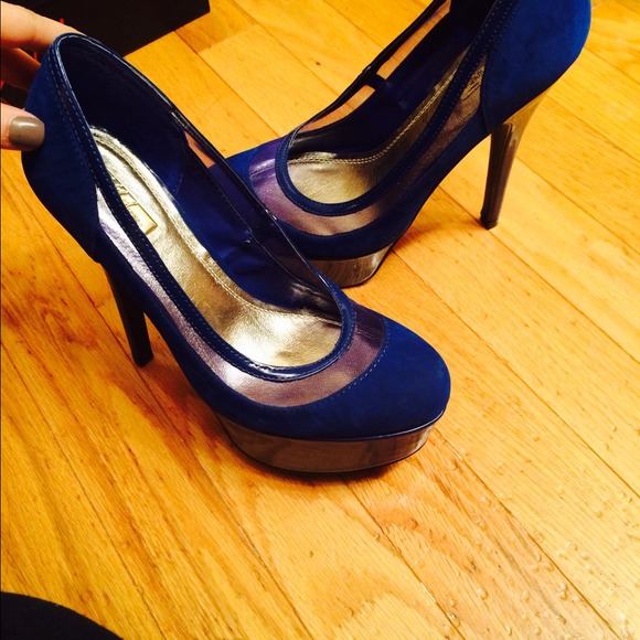 Shoes - Picture 2 of 4