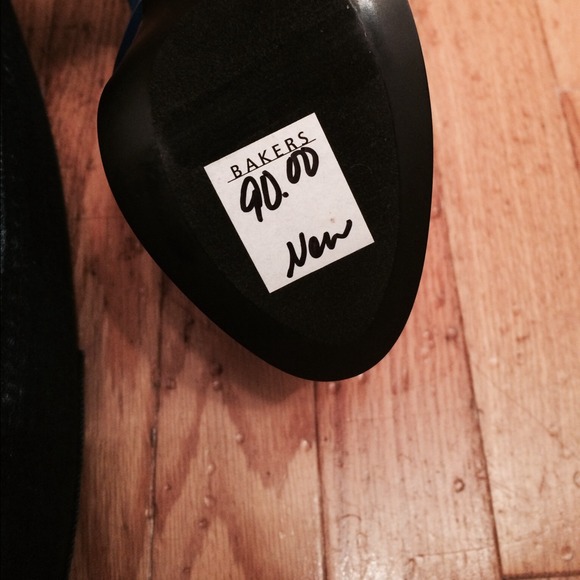 Shoes - Picture 3 of 4