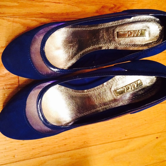 Shoes - Picture 4 of 4