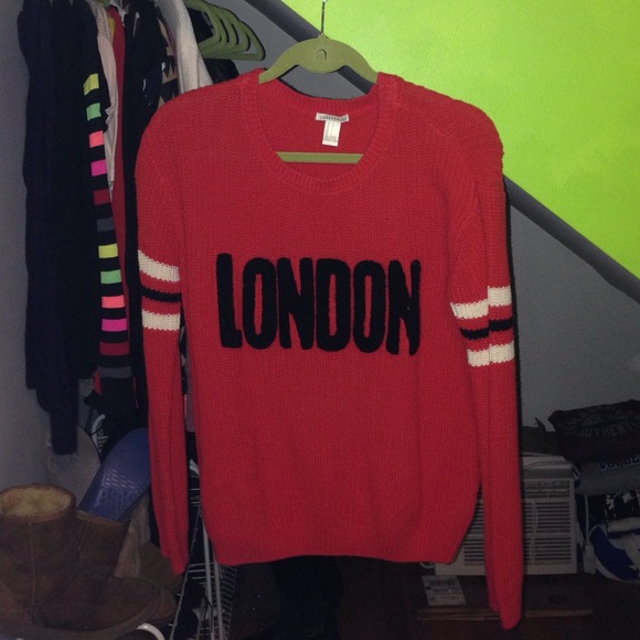 red LONDON top