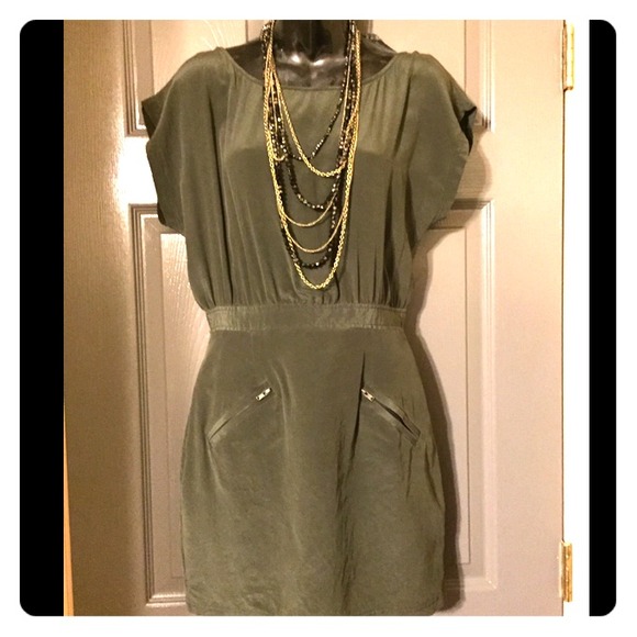 Green dress + free gift