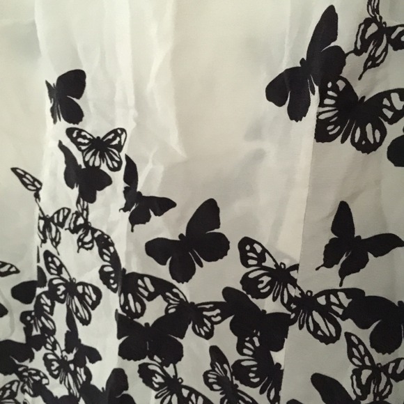🚫SOLD🚫Forever 21 butterfly blouse - Picture 3 of 4