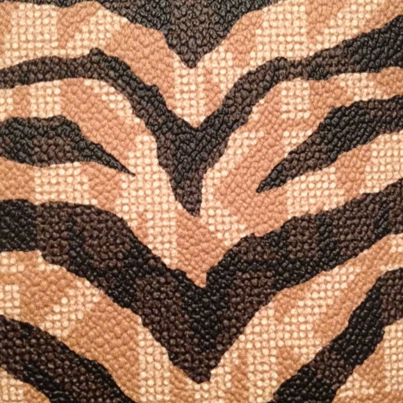 MICHAEL KORS Jet Set Tiger Signature - Picture 2 of 4