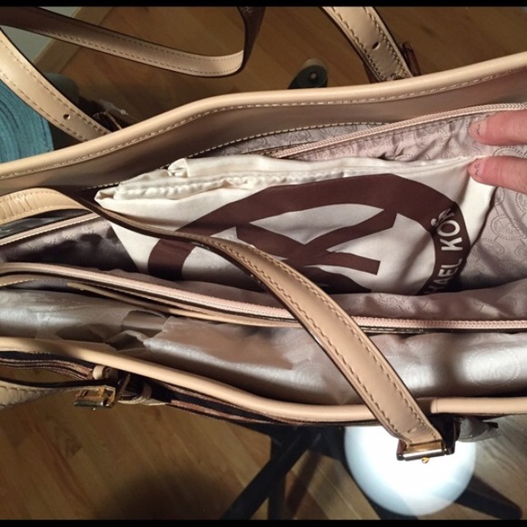 MICHAEL KORS Jet Set Tiger Signature - Picture 3 of 4