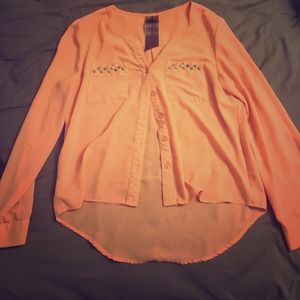 Cute pink/salmon top with spikes