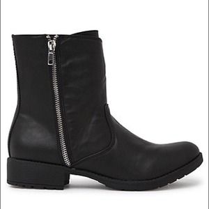 Black Poppy Boots from Pacsun