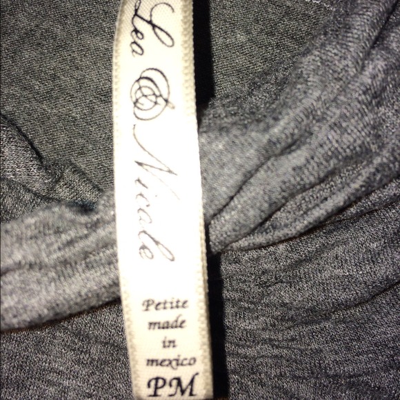 Ladies knit top - Picture 2 of 2