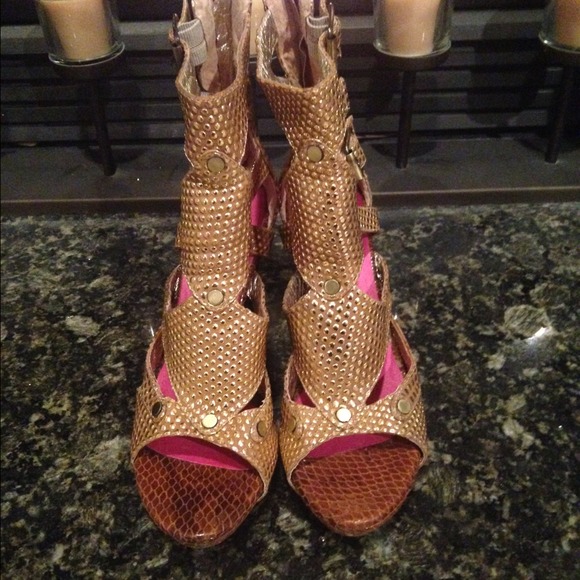 Jeffrey Campbell Sic Gold Dot Platform Sandal - 9 - Picture 2 of 4