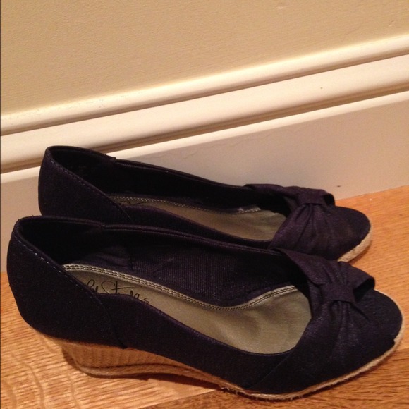 Life Stride Wedge Sandles