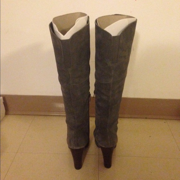 Cynthia Rowley suede grey boots - Picture 3 of 4