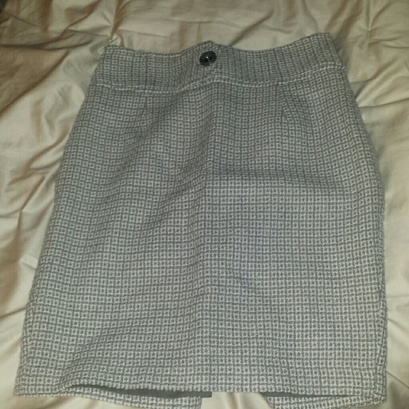 Cute light grey pencil skirt