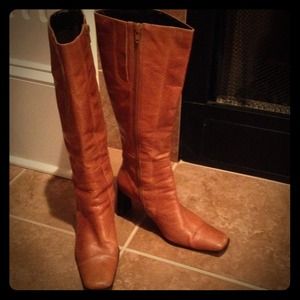 Camel boots, size 7, 3" heels