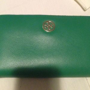Emerald green tory burch wallet
