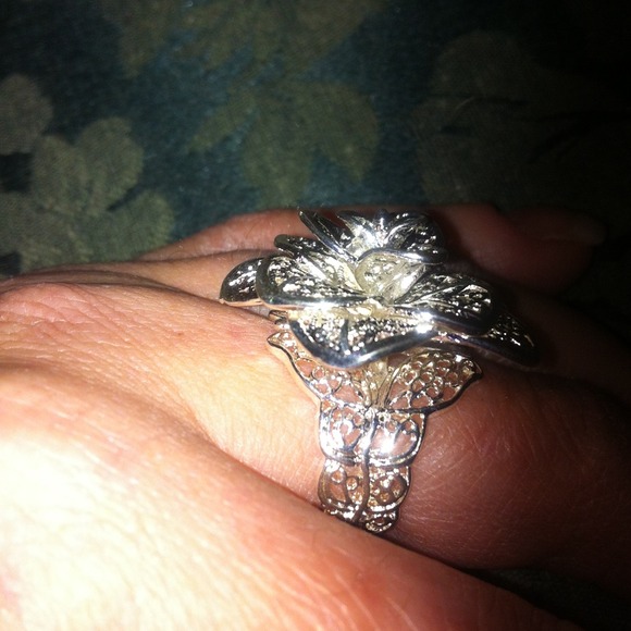 .925 Sterling Silver Flower Filigree Ring - Picture 2 of 2