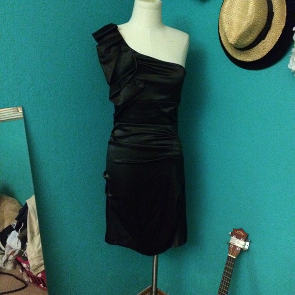 One shoulder black dress
