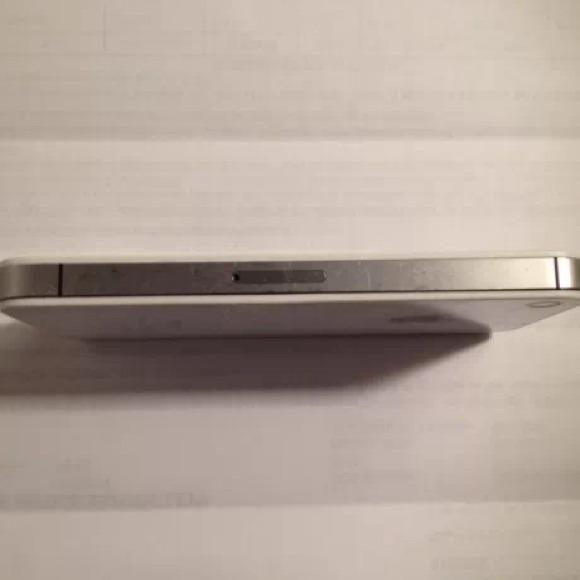 iPhone 4s - Picture 2 of 4