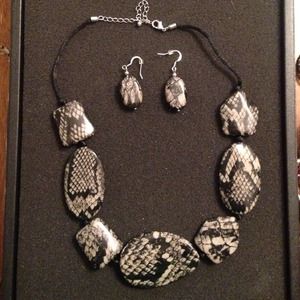 Necklace and Earrings set