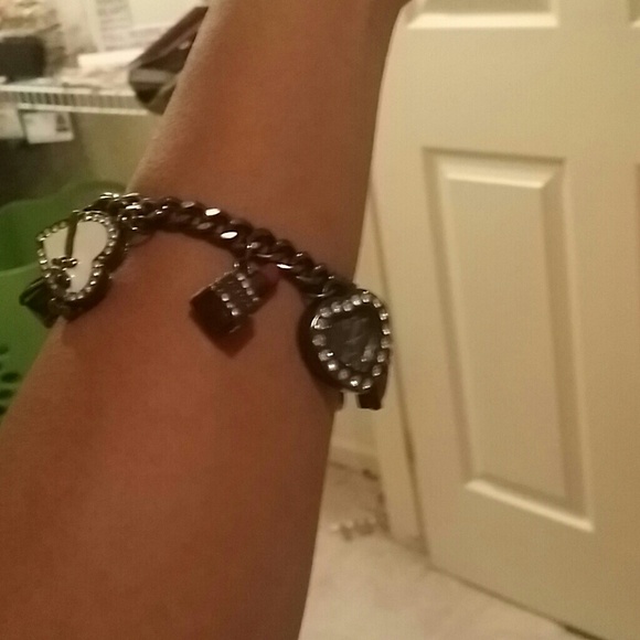 Black charm bracelet - Picture 2 of 2