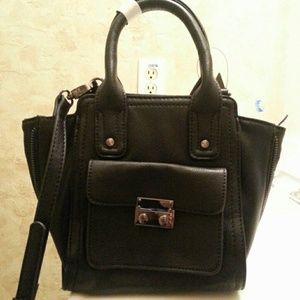 Black little purse ?