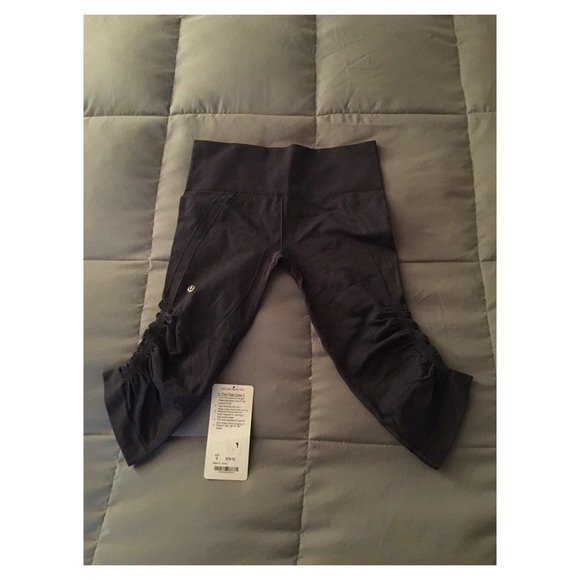 Lululemon "In The Flow Crop II"
