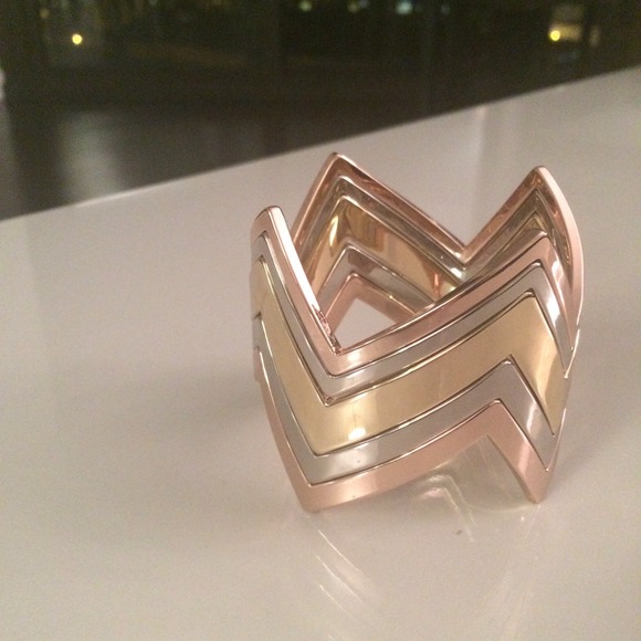 House of Harlow 1960 Set of 5 Stackable Bangles