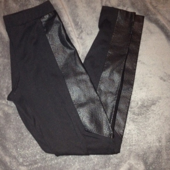Leggings with faux leather panels