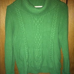 OLD NAVY Kelly Green Sweater