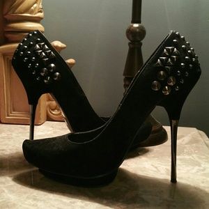Luichiny black studded pumps