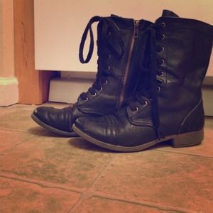 Combat boots