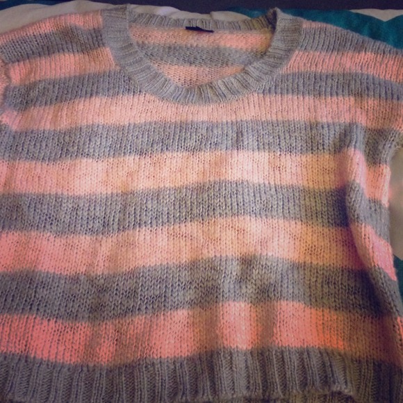 Rue 21 pink and gray sweater