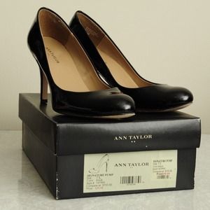 Ann Taylor Classic Black Pumps